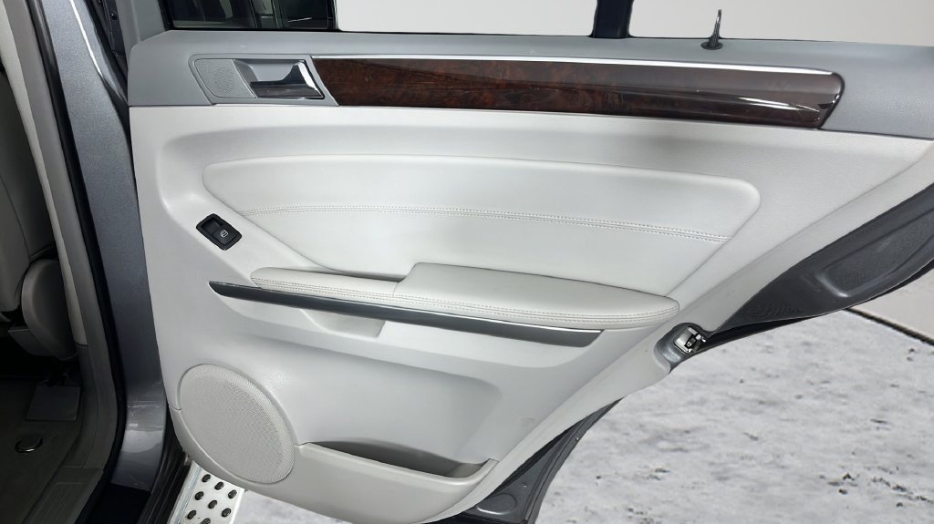 Used 2011 Mercedes-Benz ML 350 2WD image 19