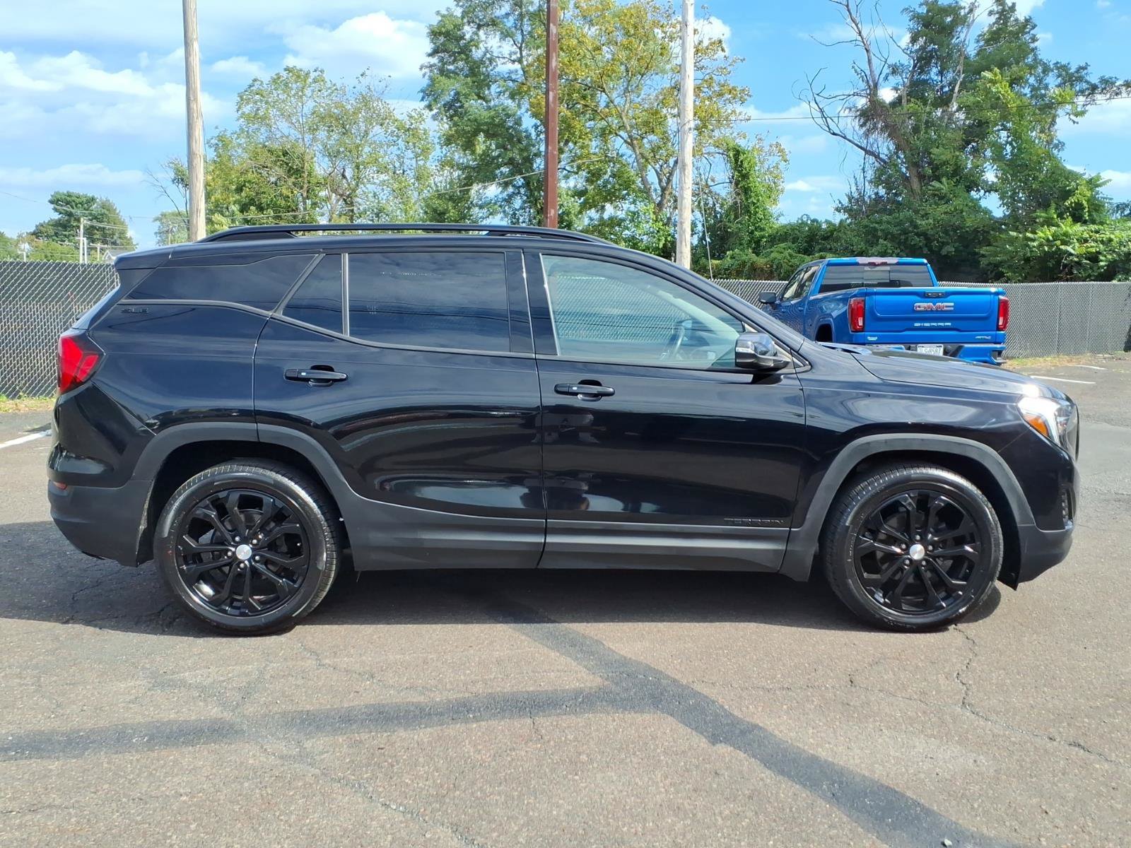Used 2019 GMC Terrain SLE w/ Driver Convenience Package FWD image 2