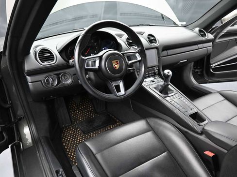 Certified 2022 Porsche 718 Cayman RWD image 4