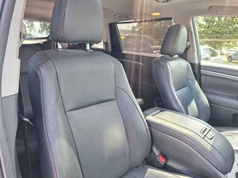 Used 2019 Toyota Highlander Limited AWD/4WD image 28