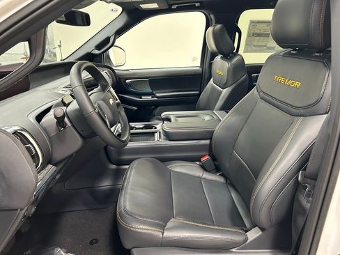 New 2025 Ford Expedition Tremor image 9