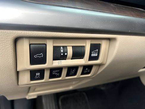 Used 2018 Subaru Outback 2.5i Limited AWD/4WD image 19