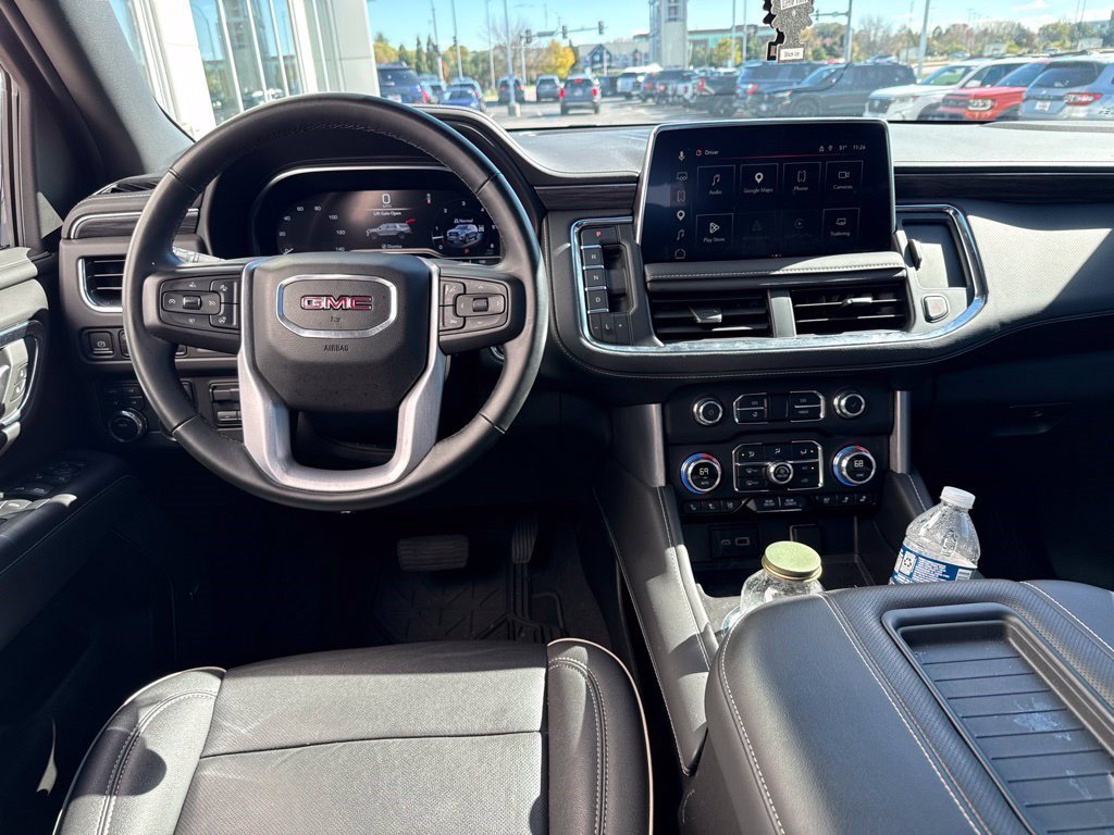 Used 2023 GMC Yukon SLT w/ SLT Premium Package AWD/4WD image 9