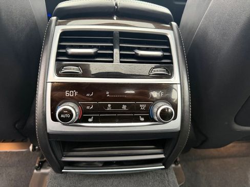 Used 2020 BMW 750i xDrive AWD/4WD image 28