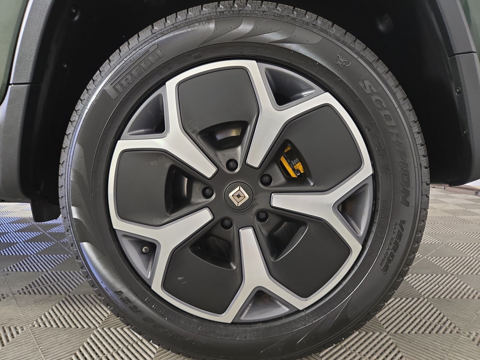 Used 2022 Rivian R1T Adventure AWD/4WD image 10