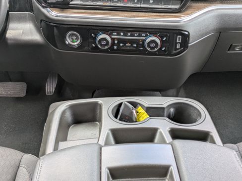 Used 2023 Chevrolet Silverado 1500 LT AWD/4WD image 17
