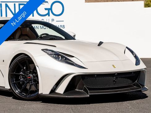 Used 2020 Ferrari 812 Superfast RWD image 5