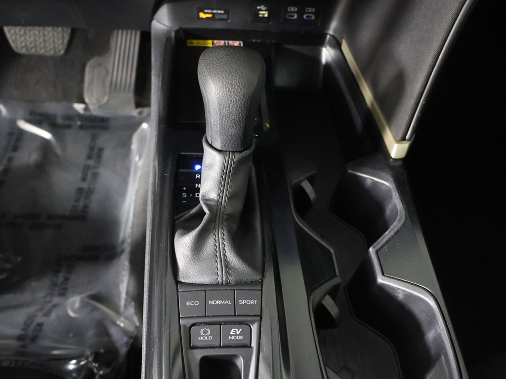 Used 2025 Toyota Camry LE FWD image 41