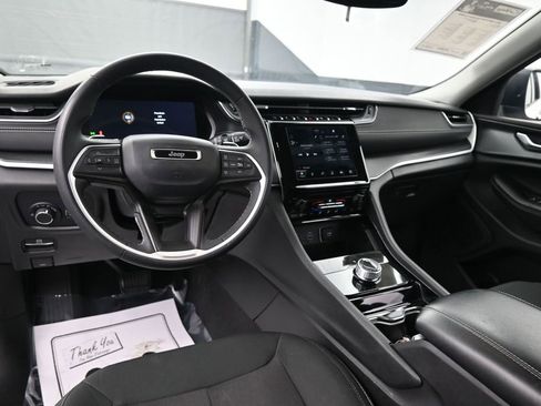 Used 2023 Jeep Grand Cherokee L Laredo image 23