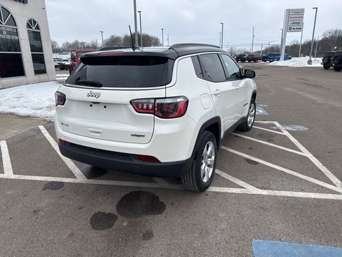 Used 2018 Jeep Compass Latitude w/ Popular Equipment Group image 8