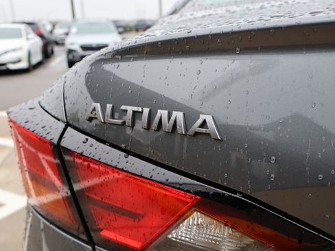 Used 2025 Nissan Altima 2.5 SV image 15