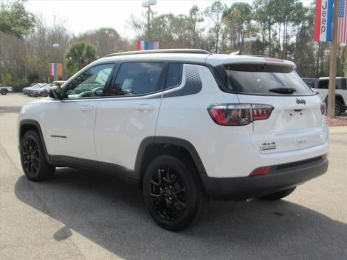 New 2026 Jeep Compass Latitude image 4