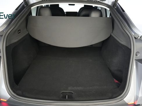 Used 2026 Tesla Model Y 2WD image 8