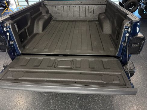 Used 2025 Jeep Gladiator Sport image 12