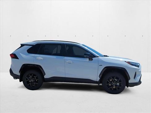 New 2025 Toyota RAV4 XLE image 4