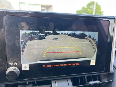 Used 2025 Toyota RAV4 XLE image 13