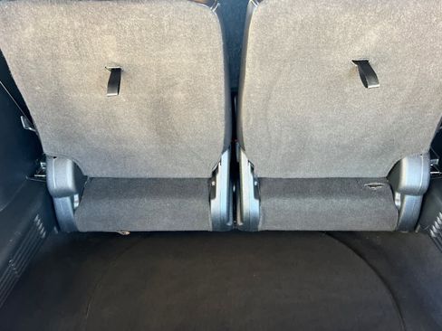 Used 2017 Ford Explorer Platinum image 17