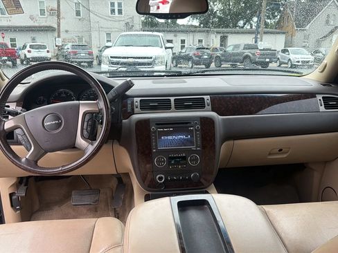 Used 2013 GMC Yukon Denali AWD/4WD image 14