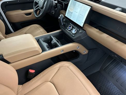 New 2026 Land Rover Defender 110 X-Dynamic SE image 27