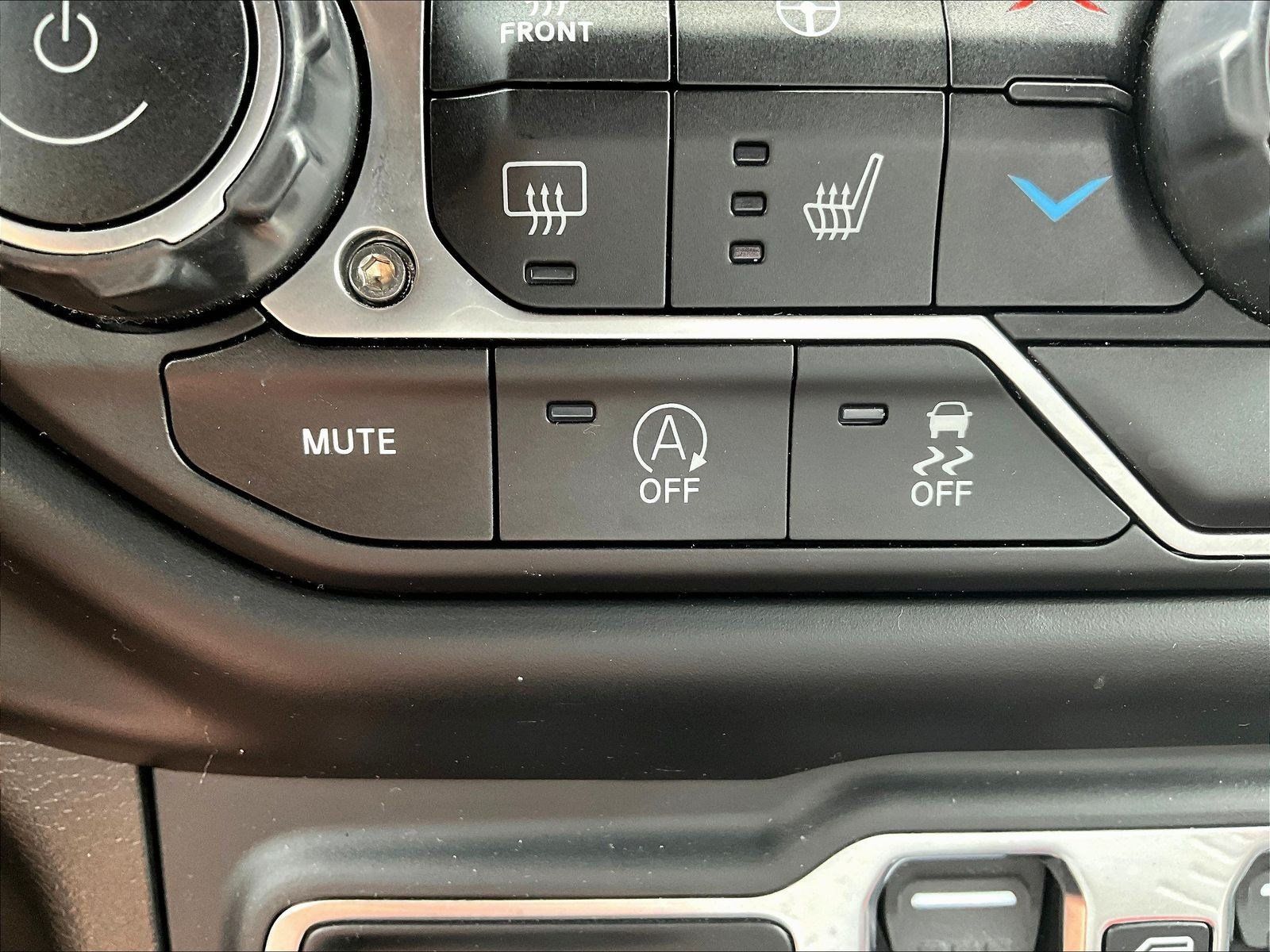 Used 2023 Jeep Gladiator Overland w/ Cold Weather Group AWD/4WD image 18