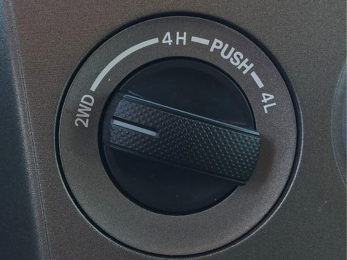 Used 2017 Toyota Sequoia Platinum image 18