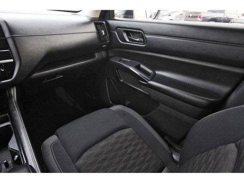 Used 2023 Nissan Pathfinder SV w/ SV Premium Package image 13