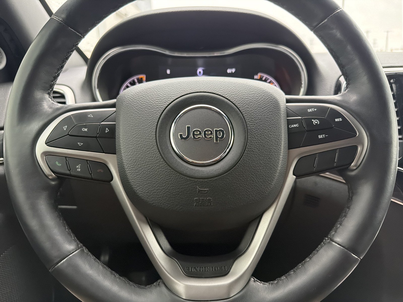 Used 2019 Jeep Grand Cherokee Limited w/ Luxury Group II AWD/4WD image 25