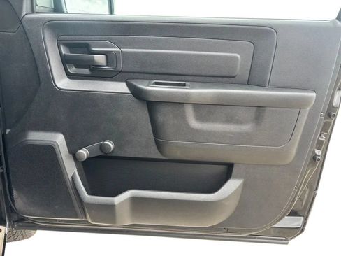 Used 2015 RAM 1500 Express RWD image 20