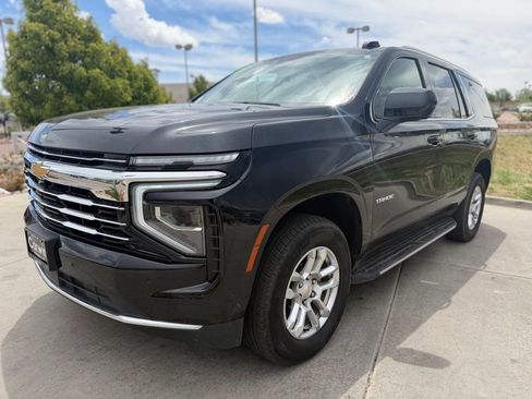 Used 2025 Chevrolet Tahoe LT AWD/4WD image 3
