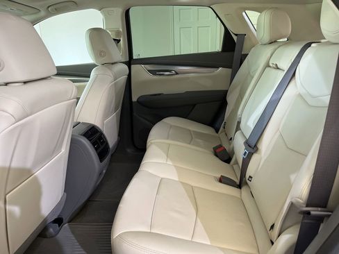 Used 2021 Cadillac XT5 Premium Luxury AWD/4WD image 14
