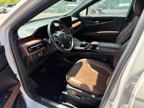 Used 2022 Lincoln Nautilus Reserve AWD/4WD image 10
