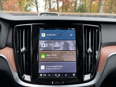 Used 2025 Volvo V60 B5 Cross Country Plus image 21