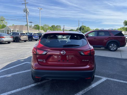 Used 2018 Nissan Rogue Sport SV w/ SV Technology Package AWD/4WD image 7