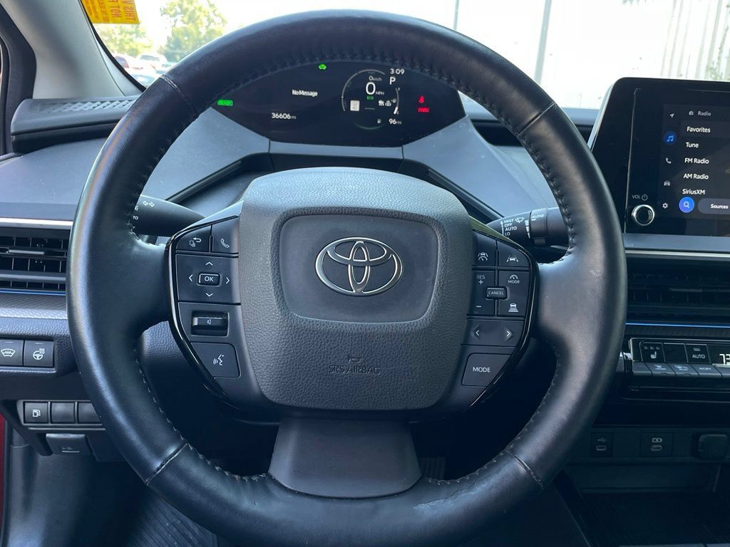 Used 2025 Toyota Prius XLE FWD image 15