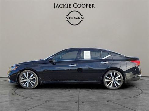 Used 2019 Nissan Altima 2.5 Platinum image 2