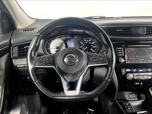 Used 2019 Nissan Rogue Sport SV w/ Technology Package FWD image 5