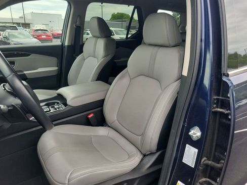 Used 2023 Honda Pilot Touring image 19