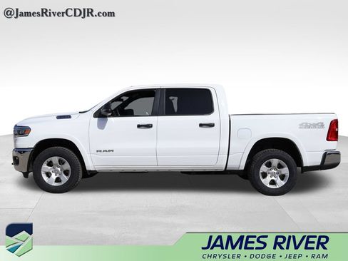 Used 2025 RAM 1500 Big Horn AWD/4WD image 2