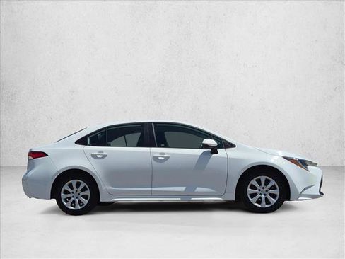 Used 2024 Toyota Corolla LE FWD image 4