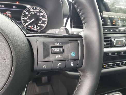 Certified 2025 Nissan Pathfinder SL w/ SL Premium Package image 33