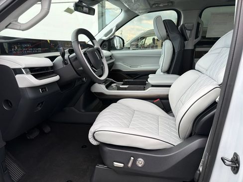 New 2026 Lincoln Navigator L Black Label AWD/4WD image 5