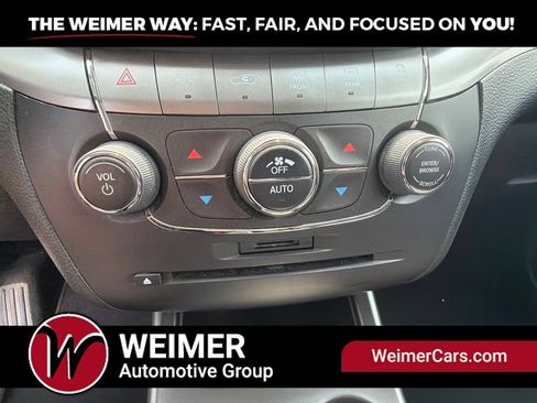 Used 2019 Dodge Journey Crossroad w/ Nav & Sun Group AWD/4WD image 27