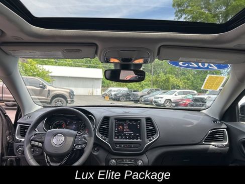 Certified 2023 Jeep Cherokee Altitude Lux w/ Lux Elite Package AWD/4WD image 19