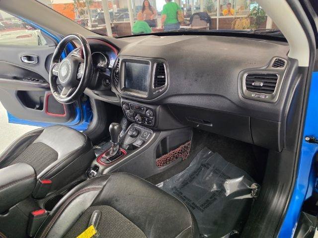 Used 2019 Jeep Compass Trailhawk w/ Cold Weather Group AWD/4WD image 8