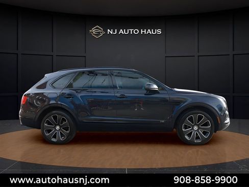 Used 2020 Bentley Bentayga Design Series AWD/4WD image 9