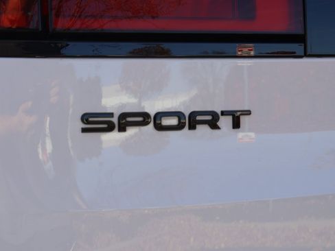 Used 2025 Land Rover Range Rover Sport SE image 8