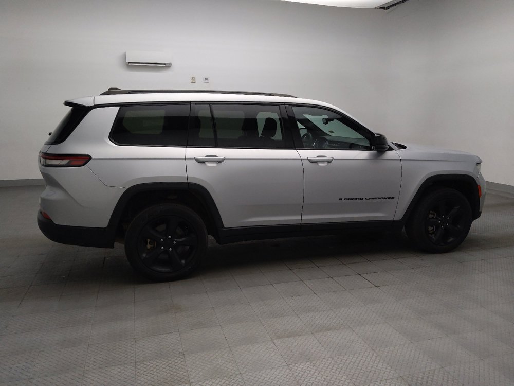 Used 2023 Jeep Grand Cherokee L Laredo RWD image 11