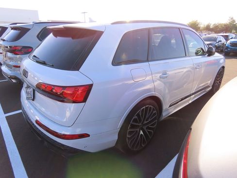 Used 2025 Audi SQ7 Prestige image 3