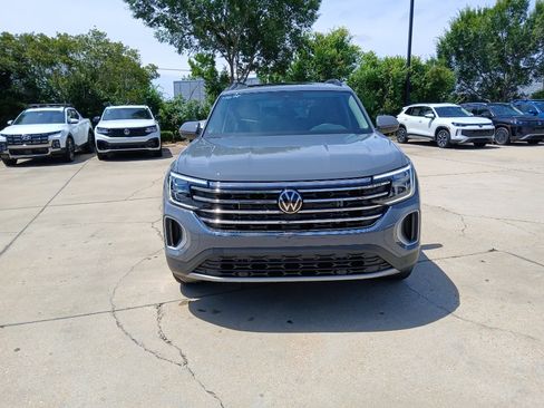 New 2026 Volkswagen Atlas SE FWD image 2
