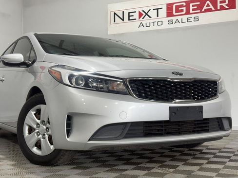Used 2017 Kia Forte LX w/ LX Popular Package FWD image 3
